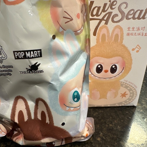 Authentic labubu - Picture 2 of 3